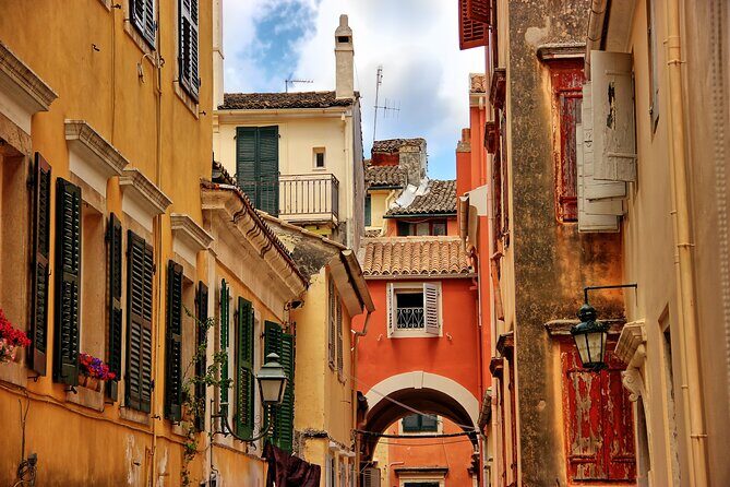 Corfu for Cruise Ships: 6 Hour Tour with Boat Ride or Beach Visit - Getting On the Bus Fast at the Cruise Port Terminal