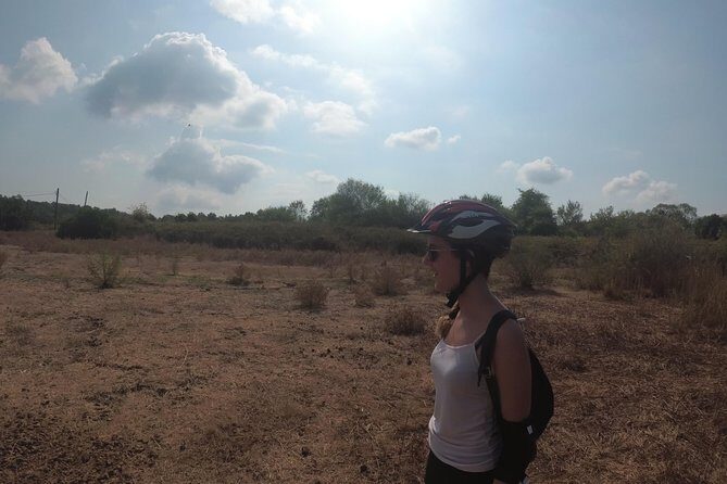 e-MTB Tour - Durrells Farm & Crab Lake [30Km - 18Mi] - Route basics: 26–30 km of tarmac, gravel, and climb-and-descents
