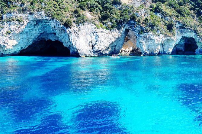 Paxoi, Antipaxoi and Blue Caves Cruise from Corfu - Getting from your hotel in Corfu to the port