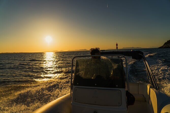 Private cruise Sunset Tour at the Syvota Lighthouse - The 7:00 pm schedule: when the timing feels right