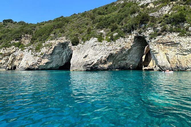 Private Skippered cruise from Corfu to Paxos/Antipaxos islands - Kaltsonísi passage stop: calm cove water and short reset time